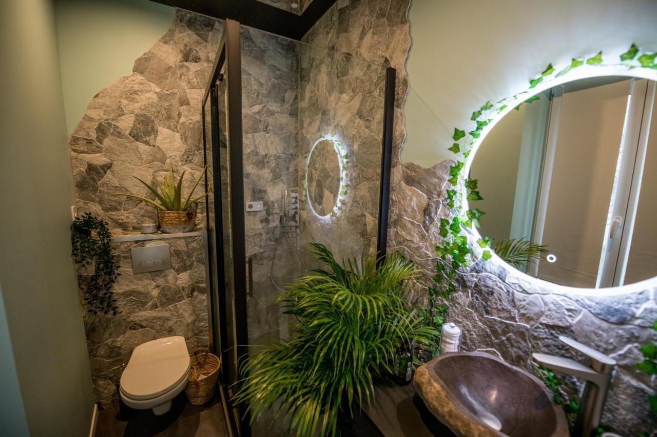 JUNGLE ROOM évadez vous cosy luxe gare autoroute Givors Extérieur photo